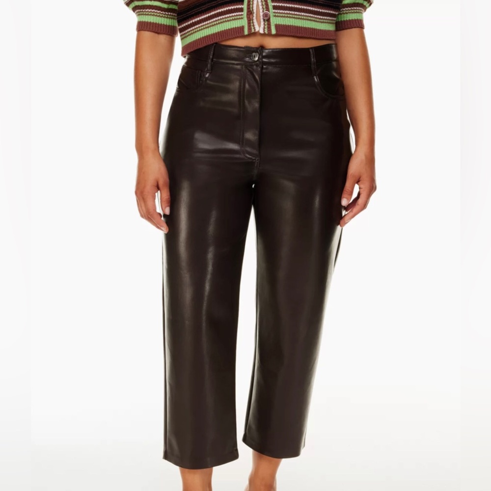 Aritzia Wilfred Cropped Vegan Leather size 10 Black
